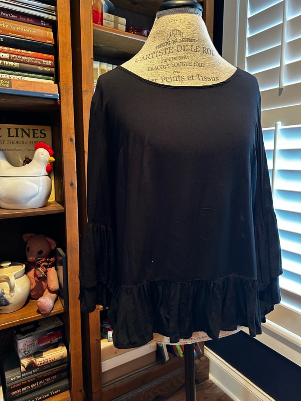 Solitaire Black Ruffle-Hem Tunic Top